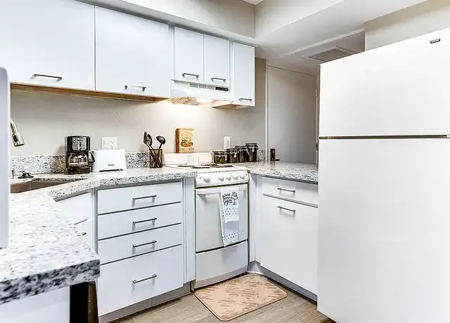 Property at Gateway Park - 55+ Active Adult Apartments - 12750 Gateway Park Rd, Poway, CA, 92064, 2 beds, 1 bath, [object Object]
