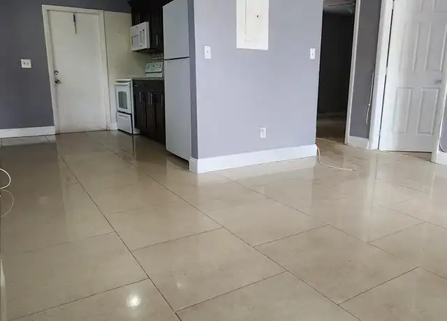 Property at 2221 NW 4th Ct Unit 2, Pompano Beach, FL, 33069, 2 beds, 1 bath, [object Object]