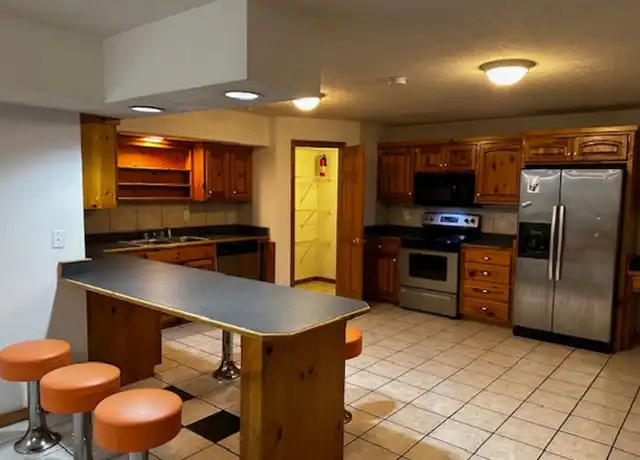 Property at 424 W McDaniel St Unit 2, Springfield, MO, 65806, 4 beds, 2 baths, [object Object]