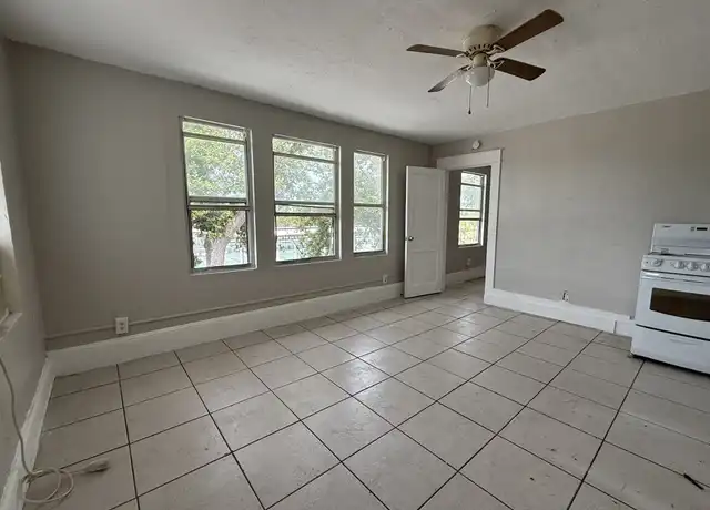 Property at 1503 9th Ave W, Bradenton, FL, 34205, 1 bed, 1 bath, [object Object]