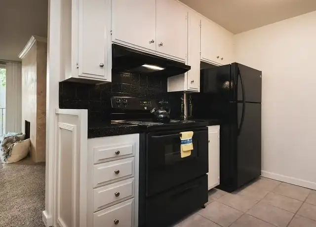 Photo of 220 Orange Ave, Coronado, CA 92118