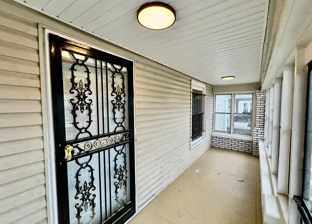 Property at 816 S 42nd St, Louisville, KY, 40211, 4 beds, 1 bath, [object Object]