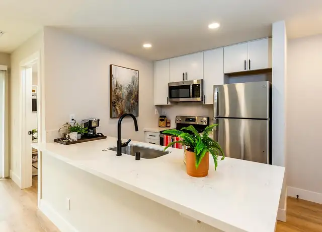 Photo of 3081 N Main St, Walnut Creek, CA 94597