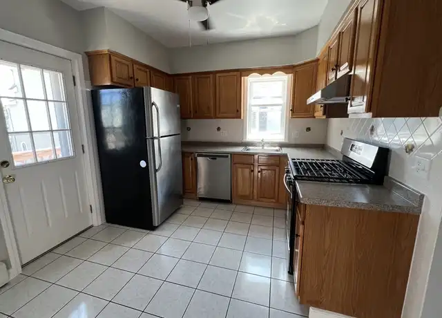 Property at 27A Montrose St, Everett, MA, 02149, 3 beds, 1.5 baths, [object Object]
