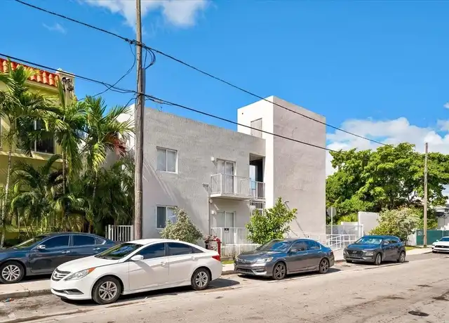 Property at 750 SW 2nd St Unit 10, Miami, FL, 33130, 2 beds, 1 bath, [object Object]