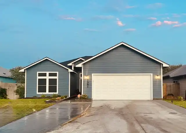 Property at 1986 Admiral Ln, Aransas Pass, TX, 78336, 4 beds, 2 baths, [object Object]