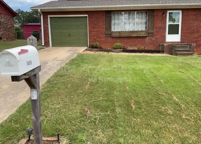 Property at 1808 Nassau Blvd, Florence, AL, 35630, 3 beds, 2 baths, [object Object]