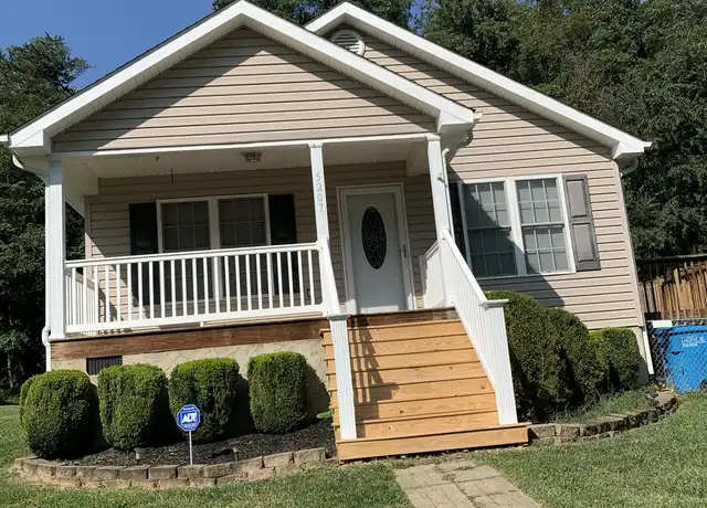 Property at 5207 Salem Tpke NW, Roanoke, VA, 24017, 2 beds, 2 baths, [object Object]
