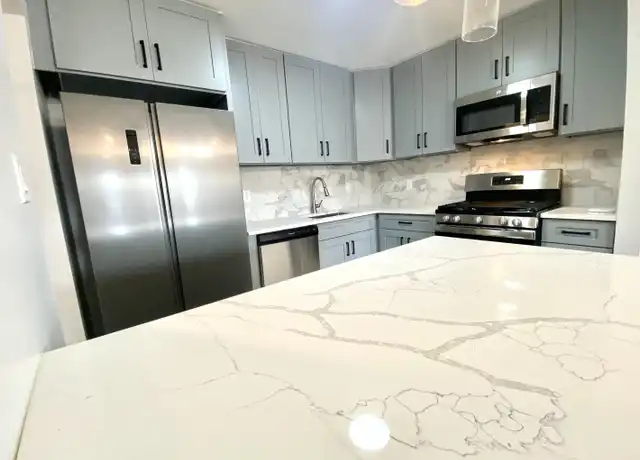 Property at 512 Avenue C Unit 3, Bayonne, NJ, 07002, 3 beds, 1 bath, [object Object]