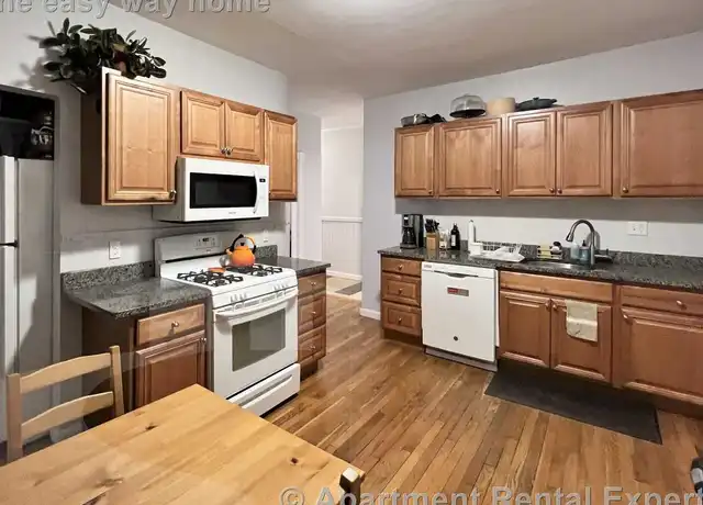 Property at 64A Beacon St Unit 2, Somerville, MA, 02143, 2 beds, 1 bath, [object Object]