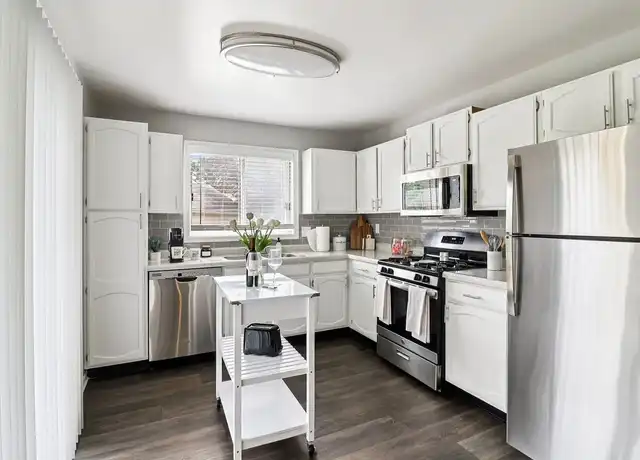 Property at Ashford at Geneva - 390 Brittany Ct, Geneva, IL, 60134, 1-2 bed, 1-2 bath, [object Object]