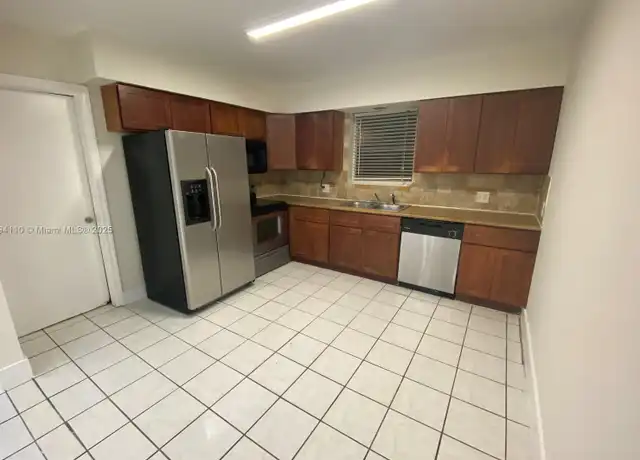 Property at 1727 Washington St #1727, Hollywood, FL, 33020, 3 beds, 1 bath, [object Object]