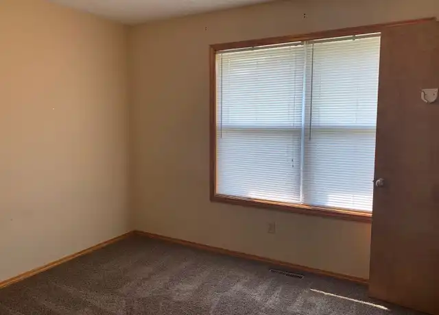Property at 3845 W Roxbury St, Springfield, MO, 65807, 3 beds, 2 baths, [object Object]