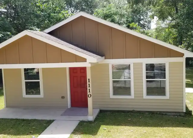 Property at 1110 N 9th St, Conroe, TX, 77301, 2 beds, 1 bath, [object Object]