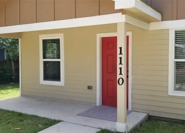 Property at 1110 N 9th St, Conroe, TX, 77301, 2 beds, 1 bath, [object Object]