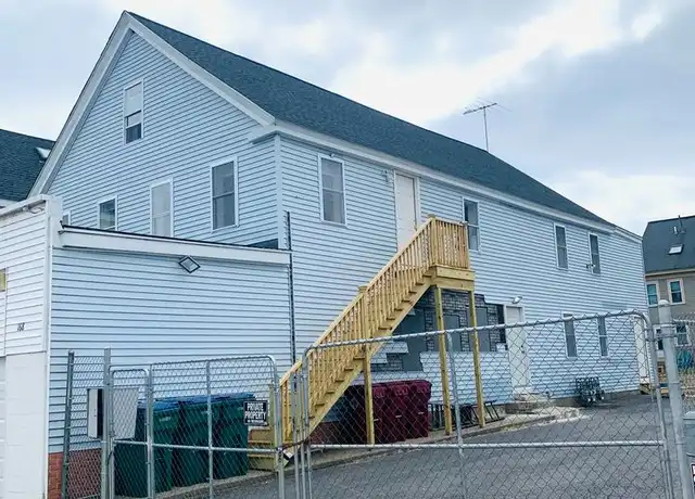 Property at 168 Suffolk St Unit 2, Lowell, MA, 01854, 2 beds, 1 bath, [object Object]