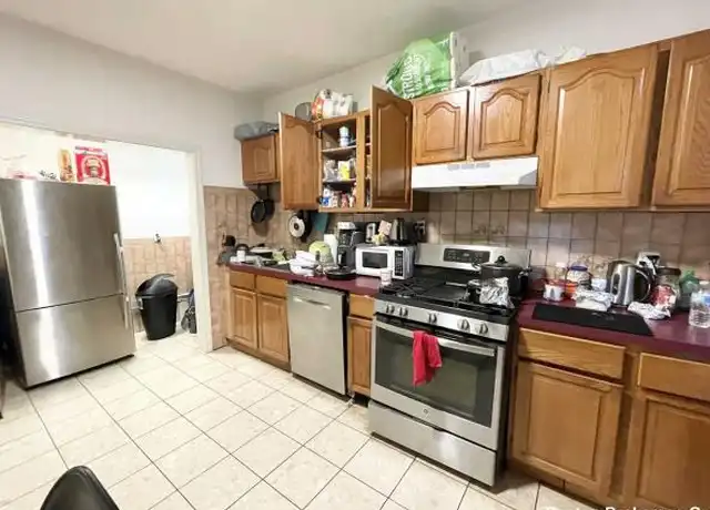 Property at 32 Humphreys St, Dorchester, MA, 02125, 3 beds, 1 bath, [object Object]