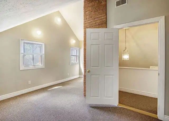 Property at 323 Woodward Ave Unit 3, Kalamazoo, MI, 49007, 3 beds, 2 baths, [object Object]