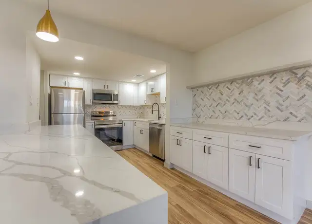 Photo of 6755 Poplar Ave, Germantown, TN 38138