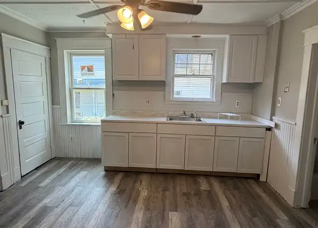 Property at 424 Washington St, Middletown, CT, 06457, 3 beds, 2 baths, [object Object]