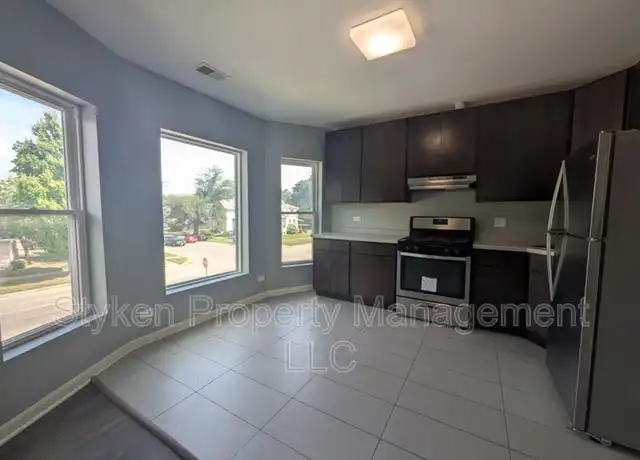 Property at 325 W Station St Unit 2E, Kankakee, IL, 60901, 1 bed, 1 bath, [object Object]