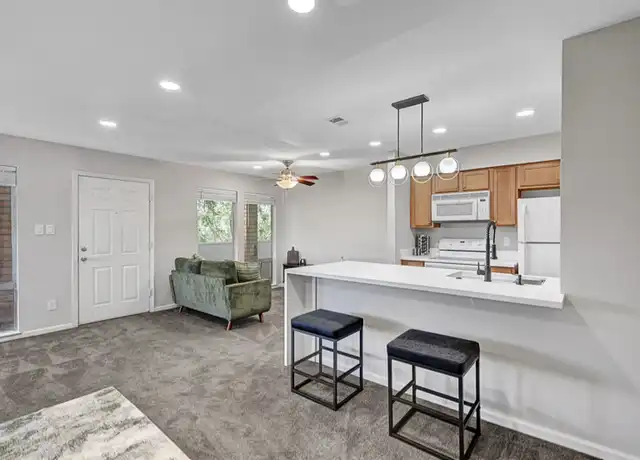 Property at 740 Oakmont Ave, Las Vegas, NV, 89109, 1 bed, 1 bath, [object Object]