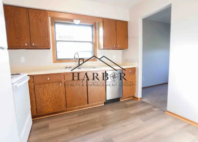 Property at 1614 8 1/2 St SE Unit D, Rochester, MN, 55904, 2 beds, 1 bath, [object Object]