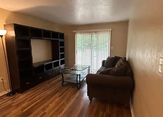 Property at 1035 SW 9th St, Gainesville, FL, 32601, 1 bed, 1 bath, [object Object]