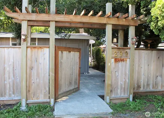 Property at 299 1st Ave NW, Issaquah, WA, 98027, 2 beds, 1 bath, [object Object]