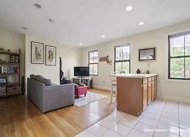Property at 28 Milford St, Roxbury, MA, 02118, 1 bed, 1 bath, [object Object]