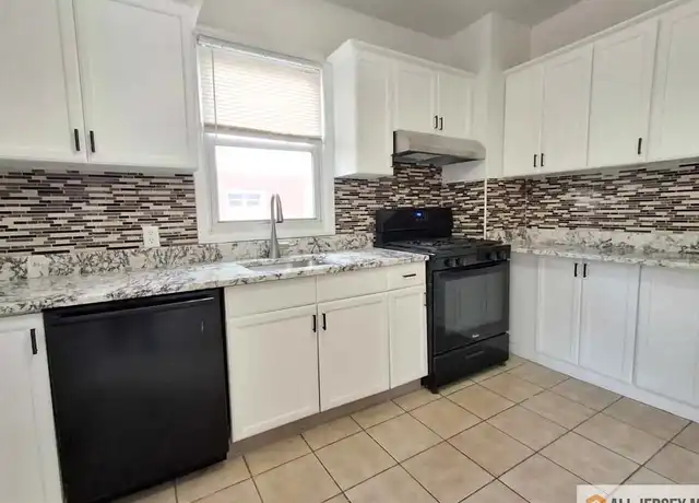 Property at 60 Main St, Sayreville, NJ, 08872, 3 beds, 1 bath, [object Object]