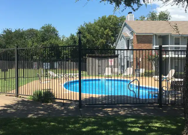 Property at 4323 Lakeshore Villa Dr, Waco, TX, 76710, 2 beds, 1 bath, [object Object]