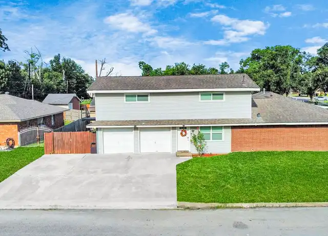Property at 5747 Turtle Creek Rd, Houston, TX, 77017, 2 beds, 1 bath, [object Object]