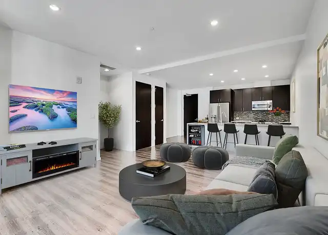 Property at 16M - 1560 Market St, Denver, CO, 80202, 1-2 bed, 1-1.5 bath, [object Object]