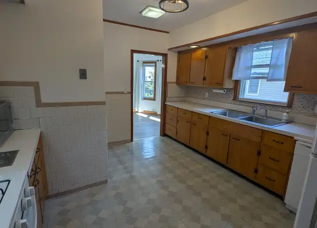Property at 41 Gilbert St, Framingham, MA, 01702, 4 beds, 2 baths, [object Object]