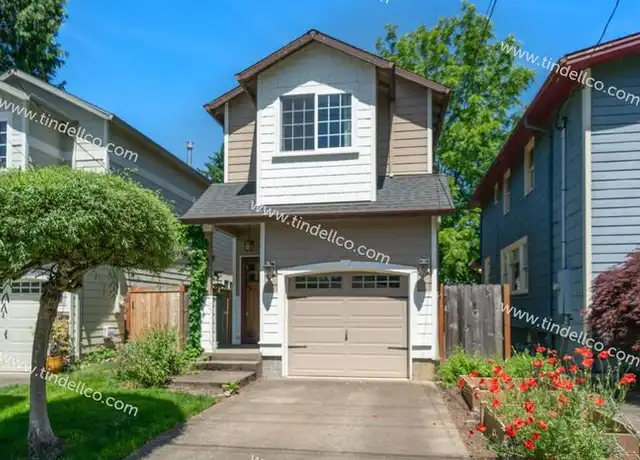 Property at 3909 SE Crystal Springs Blvd, Portland, OR, 97202, 3 beds, 2.5 baths, [object Object]