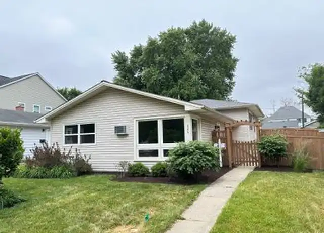 Property at 629 S Main St Unit FRONT, Naperville, IL, 60540, 2 beds, 1 bath, [object Object]