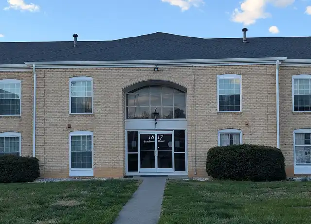 Property at Chateau Riviera - 1817 Braeburn Dr, Salem, VA, 24153, 1-3 bed, 1-2 bath, [object Object]