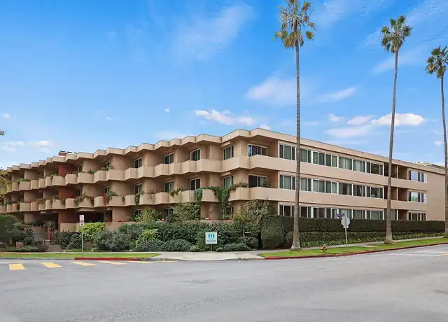 Property at Gretna Green Harlow by Wiseman - 809 S Gretna Green Way, Los Angeles, CA, 90049, 2 beds, 2 baths, [object Object]