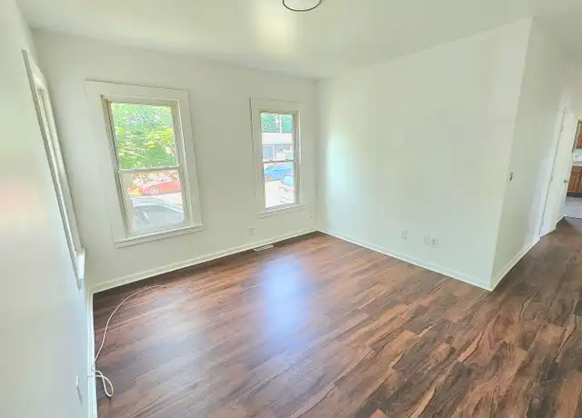Property at 483 Ferry St, New Haven, CT, 06513, 4 beds, 1 bath, [object Object]