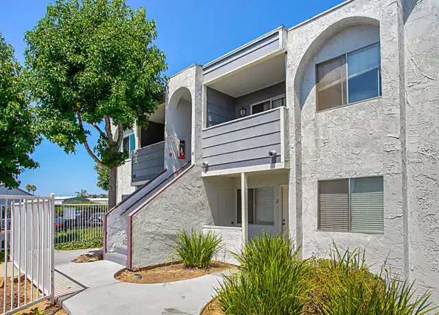 Property at Oakleaf Apartments - 266 N El Camino Real, Oceanside, CA, 92058, 1 bed, 1 bath, [object Object]
