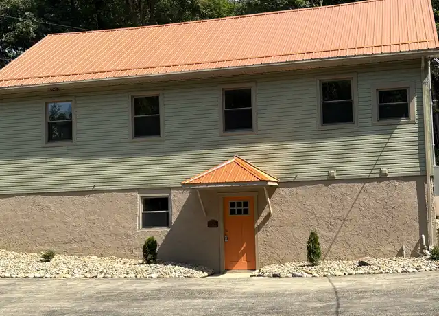 Property at 1100 Valley Club Rd Unit B, Irwin, PA, 15642, 2 beds, 1 bath, [object Object]