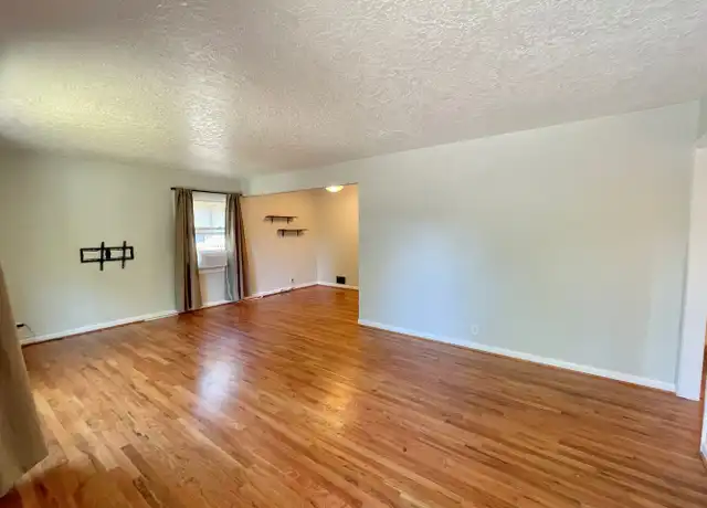 Property at 212 NE Beyrl Ter, Portland, OR, 97220, 4 beds, 1.5 baths, [object Object]