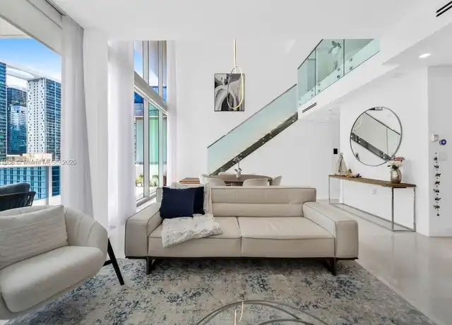 Property at 200 S Biscayne Blvd, Miami, FL, 33131, 3 beds, 2.5 baths, [object Object]