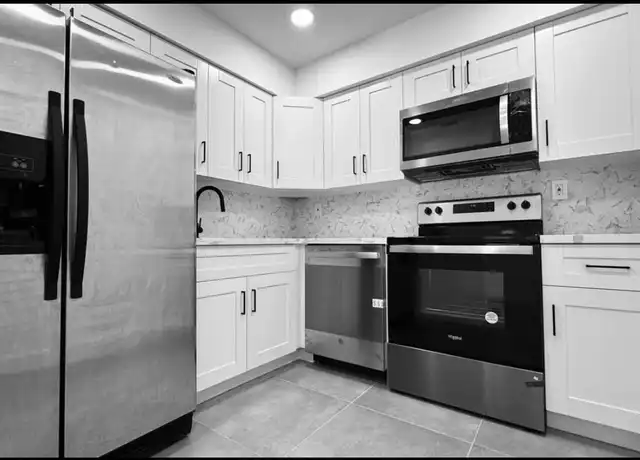 Property at 1470 NW 22nd Ct Unit 2, Fort Lauderdale, FL, 33311, 2 beds, 1 bath, [object Object]
