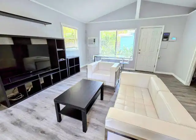 Property at 1145 41st St Unit B Full Home, Sarasota, FL, 34234, 1 bed, 1 bath, [object Object]