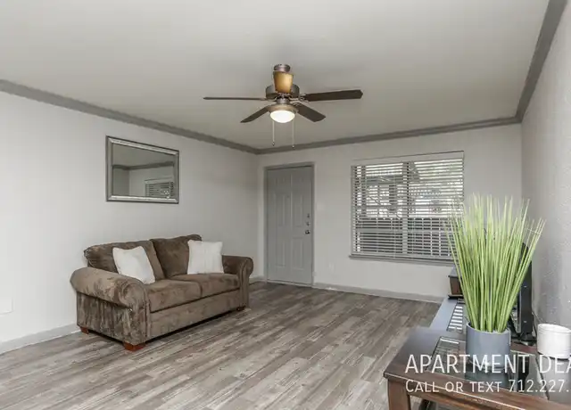 Property at 10621 Meadowglen Ln Unit 2013, Houston, TX, 77042, 1 bed, 1 bath, [object Object]