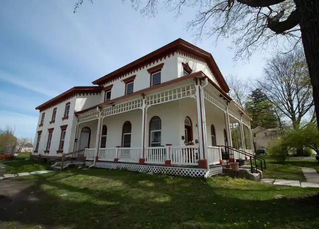 Property at 304 Pleasant St Unit 4, Bennington, VT, 05201, 2 beds, 1 bath, [object Object]