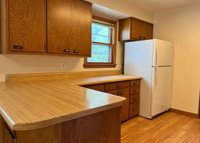Property at 726 11th St N, Fargo, ND, 58102, 5 beds, 3 baths, [object Object]