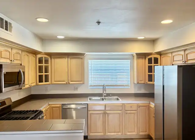 Property at 6033 Eleanor Ave Unit 2, Los Angeles, CA, 90038, 2 beds, 1 bath, [object Object]
